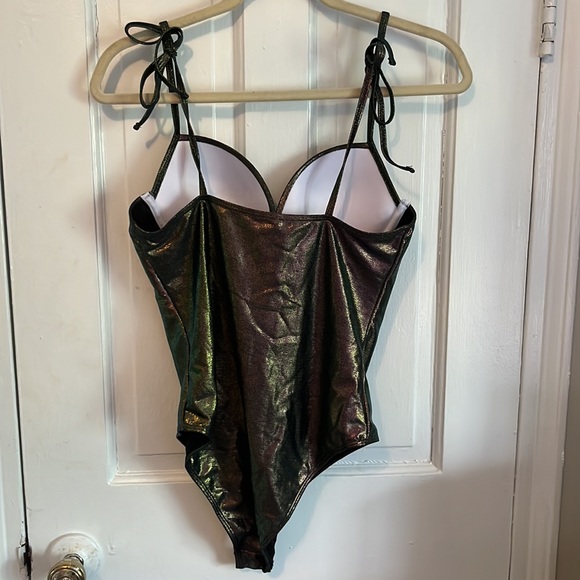 BRAND NEW, NEVER WORN SHEIN Metallic 1 piece bathing suit - Picture 2 of 2